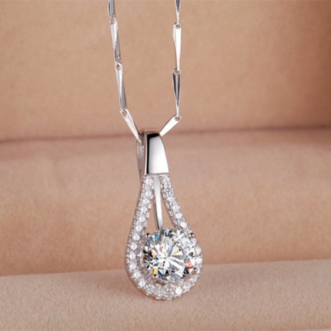 European And American Style Fashionable Silver Necklace 925 Sterling Silver Crystal Pendant Necklace