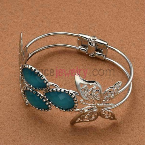 Fashion iron cuff bangle with butterfly and resin 