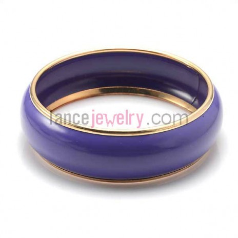 Trendy purple color spray paint iron bangle