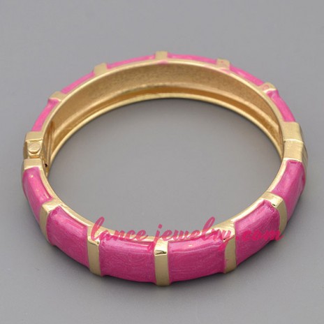 Fashion rose color zinc alloy bangle
