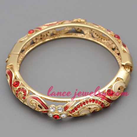Gorgeous red color rhinestone beads decorated bangle
