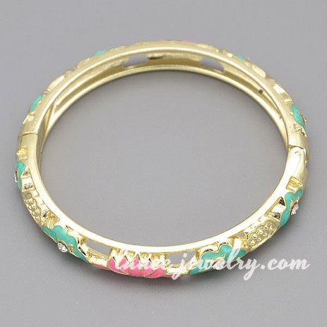 Striking pink and green color enamel alloy bangle