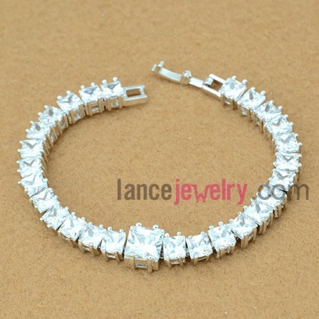 Glittering white color zirconia beads decorated bracelet