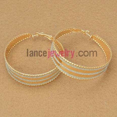 Personality earrings with big size iron rings decorate pearl powder