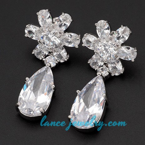 Charming earrings decorated with cubic zirconia pendants & flower model