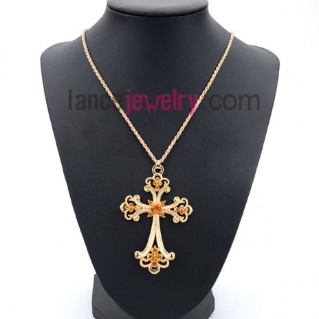 Classic golden color necklace with sweet pendant