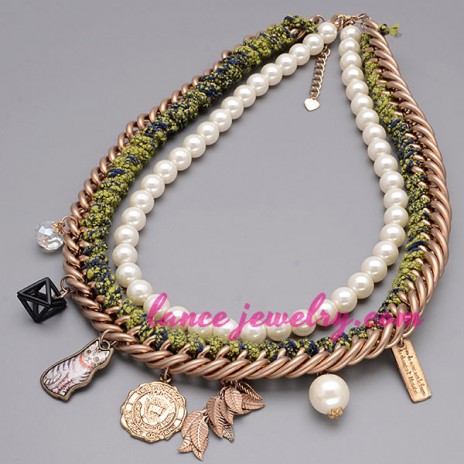 Special necklace with many different pendant decoration