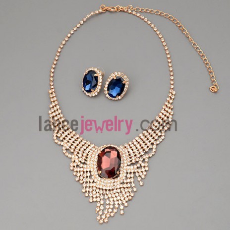 Elegant suit of necklace & earrings with brass claw chain necklaces decorated shiny rhinestone and crystal beads 
