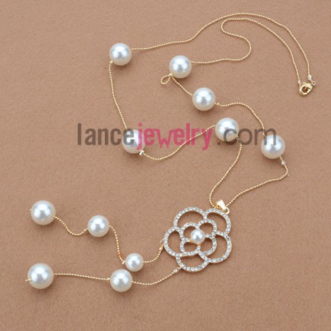 2015 New Sweater Chain Necklace with Flower Design