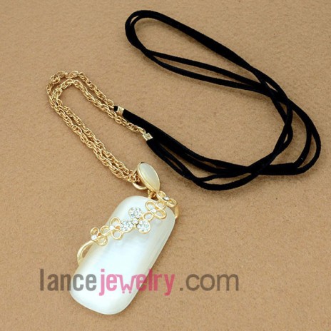 Fashion cat eye pendant chain necklace with rhinestone flower decoration