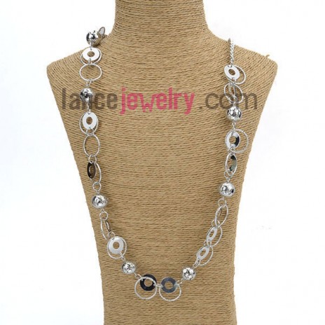 Trendy circles decorated sweater chain