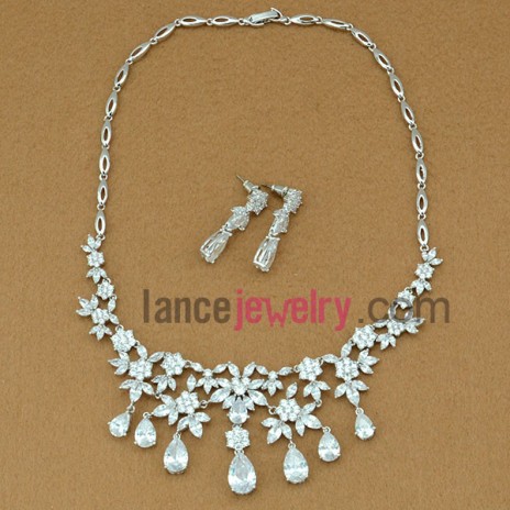 Delicate earrings&necklace set with white color zirconia beads
