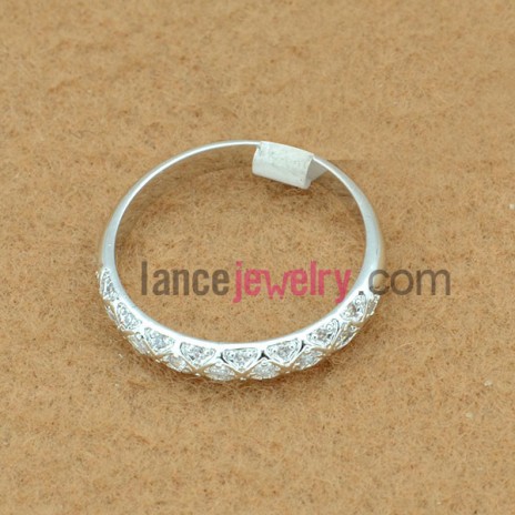 Gorgeous circle shape ring with cubic zirconia decoration
