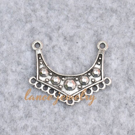 Hot selling zinc alloy crown pendant in silver