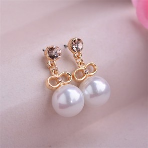 Yiwu factory direct wholesale Korean fashion style round pearl female earrings 