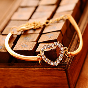 Korean Style Fashionable Hand Jewelry Wholesale Love Heart Diamonds Paved Heart Bracelet