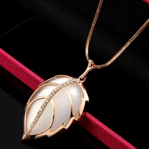 Korean Style Jewelry Upscale Leaves Shape Pendant Necklace 18K Gold Plated Sweater Chain