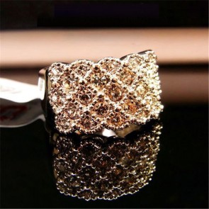Yiwu Factory Direct Wholesale Luxurious Shining Full Diamond Female Ring