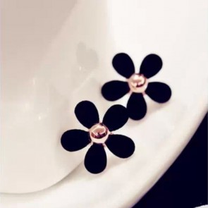 Fashionable Celebrity Earring Lovely Daisy Flowers Five Petals Hanging On The Back Earring