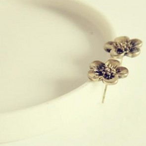 Korean New Style Small Daisy Flowers Retro Earrings Pistil Female Earring