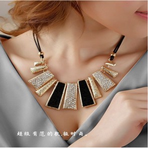Keystone Clavicle Over Drilling Sweater Chain Clothing Accessories Female Models