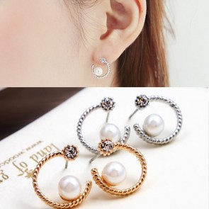 Half-moon Pearl Diamond Earrings Paragraph Cheap ladies Banquet Earrings