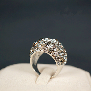 European And American Big Star Style Exaggerated Retro Individulaized Hollow Full Diamond Ring