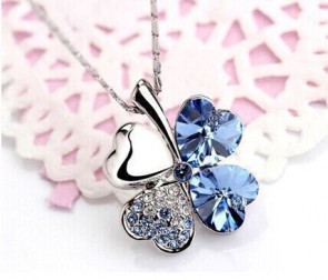 Korean Version of the High-end Pendant Short  Paragraph Clavicle Chain Crystal Necklace Accessories Wholesale Clover