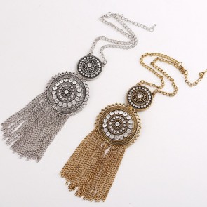 Europe and Exaggerated Retro Geometric Circular Hollow Diamond Tassel Necklace Accessories
