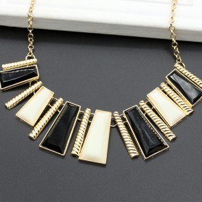 High-end European and American Jewelry Wholesale Korean Fashion Item Geometric Crystal Necklace