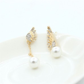 European And American Exaggerated Asymmetric The Wings Of Angel Pearl Earrings