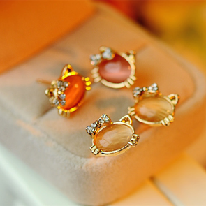 Korean Style Cute Lucky Cat Earrings Fashionable Moonstone Diamond Earrings