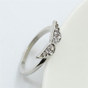 Yiwu Factory Wholesale Korean Style Jewelry Small Exquisite Angel's Wings Shining Diamond Ring