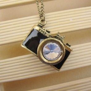 Factory wholesale European and American style small two-color classic FM2 camera pendant necklace
