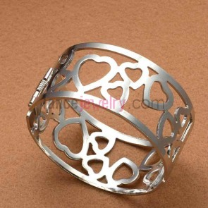 Elegant heart hollow craft iron cuff bangle