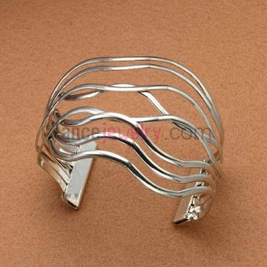 Fashion wavy lines iron cuff bangle