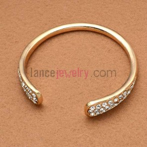 Fashion rhinestone ornate alloy cuff bangle