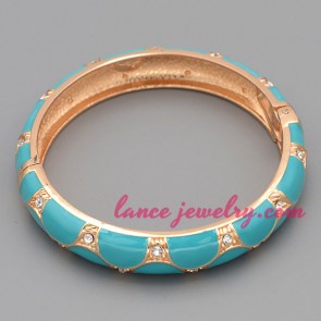 Nice blue color bangle with rhinestone beads decorated