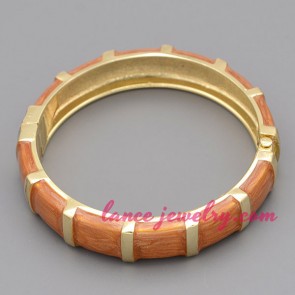 Popular brown color metal bangle