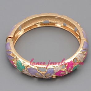 New alloy bangle with multicolor flower patterns