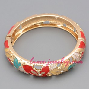 Gorgeous red color decoration alloy bangle