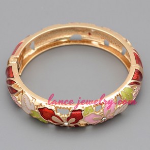Nice alloy bangle with mix color patterns