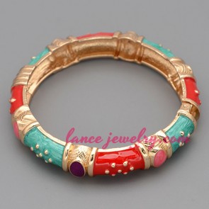 Rare alloy bangle with multicolor coration