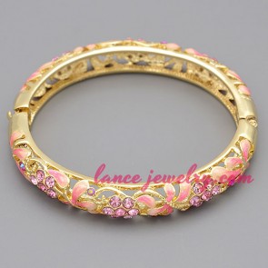 Nice alloy bangle with nice pink color rhinestone beads