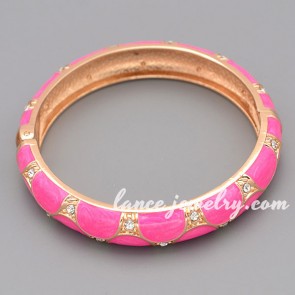 Hot rose color enmel decoration alloy bangle