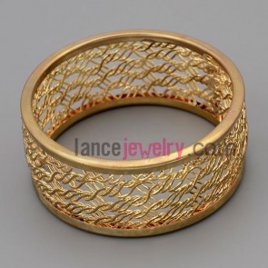 Special bracelet with gold zinc alloy decorate hollow twist shape