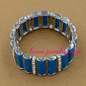 Fashion alloy bangle with blue color acrylic beads