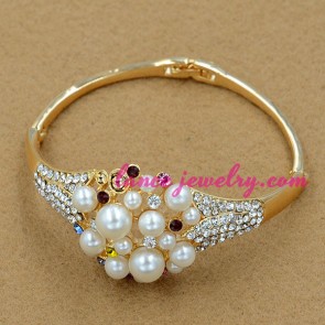 Fashion alloy bangle with imitation pearls beads