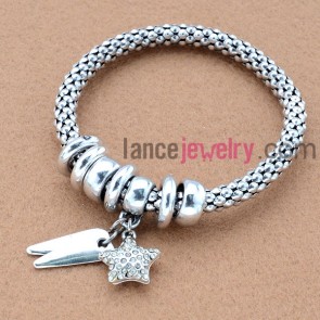 Fashion rhinestone star pendant decorated chain bracelet