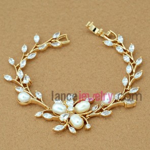 Delicate leaf and flower model decorated bracelet